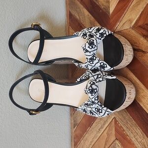 Guess New without tag,  shoes, size 11 black / white.